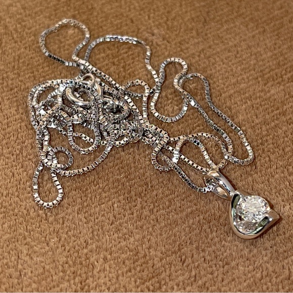 Solid 14K White Gold Natural Diamond Solitaire Pendant Box Link Chain Necklace - Picture 13 of 15